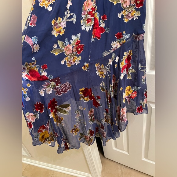 Alice + Olivia Electra Ruffled Floral Midi Dress - Picture 9 of 14